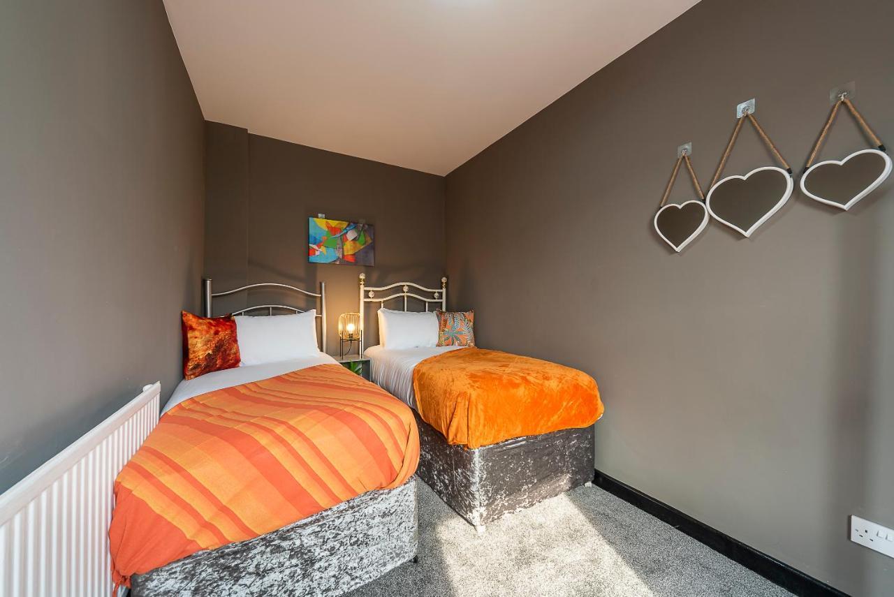 Art-Filled Bohemian 1 Bedroom Apt 2 Beds Colourful Praise Inn Apartment Kingston upon Hull Bagian luar foto